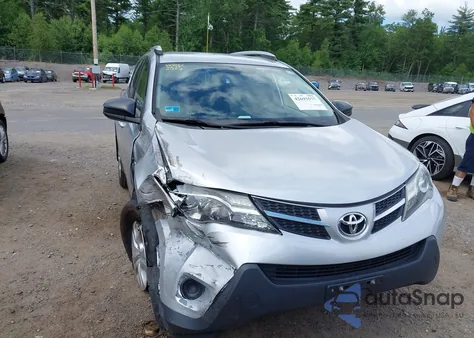2013 Toyota Rav4 Le z USA, uszkodzony, nr VIN JTMBFREV3D5013513